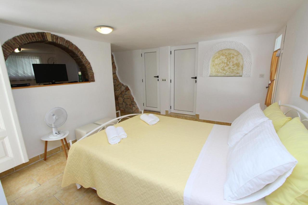 Apartments Knezovic Rovinj Exterior foto